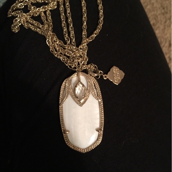 Kendra Scott Jewelry - Kendra Scott Roxanne Necklace